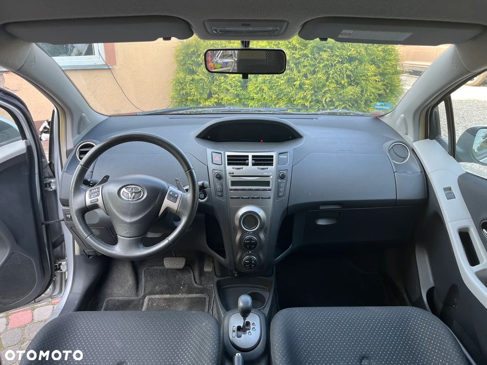 Toyota Yaris - 11