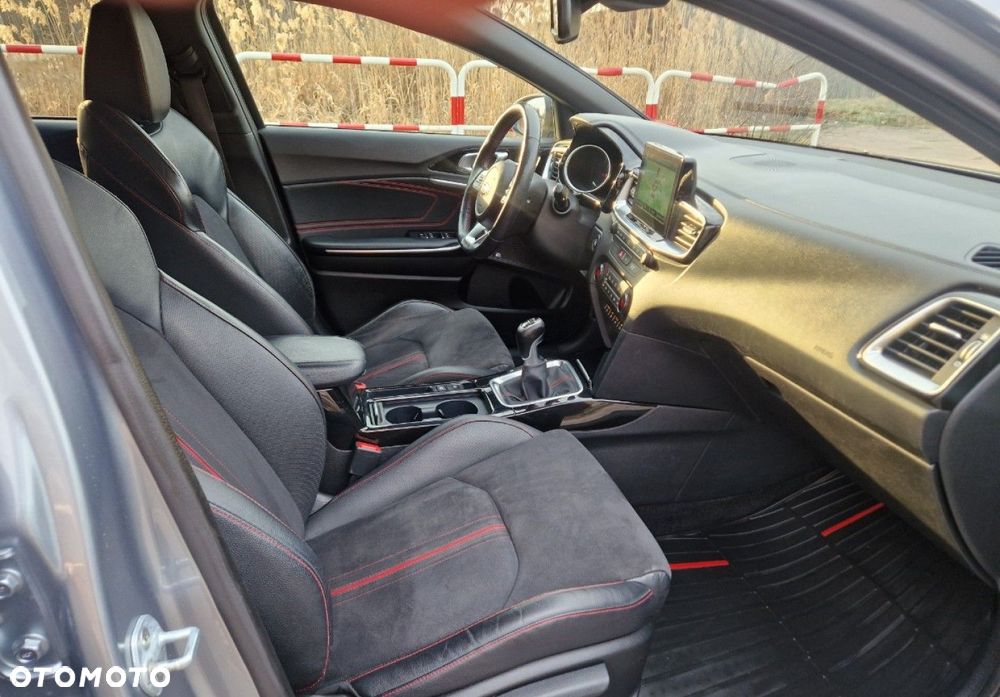 Kia ProCeed 1.6 T-GDI GT - 31