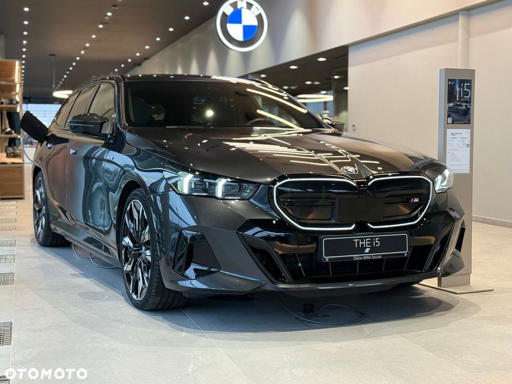 BMW i5 - 2