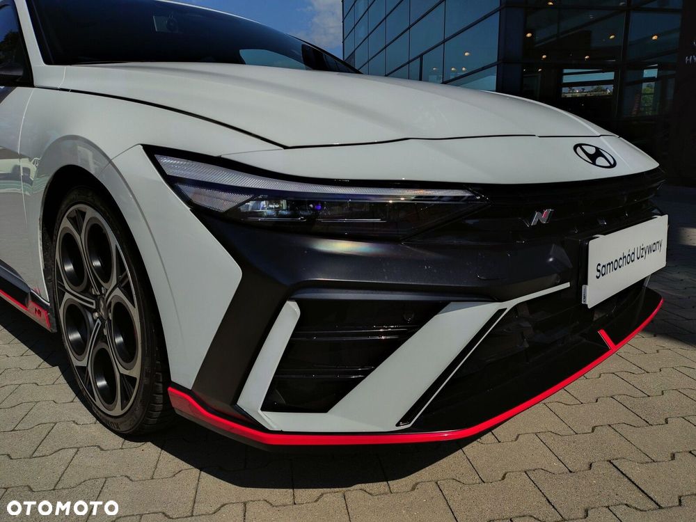 Hyundai Elantra - 10