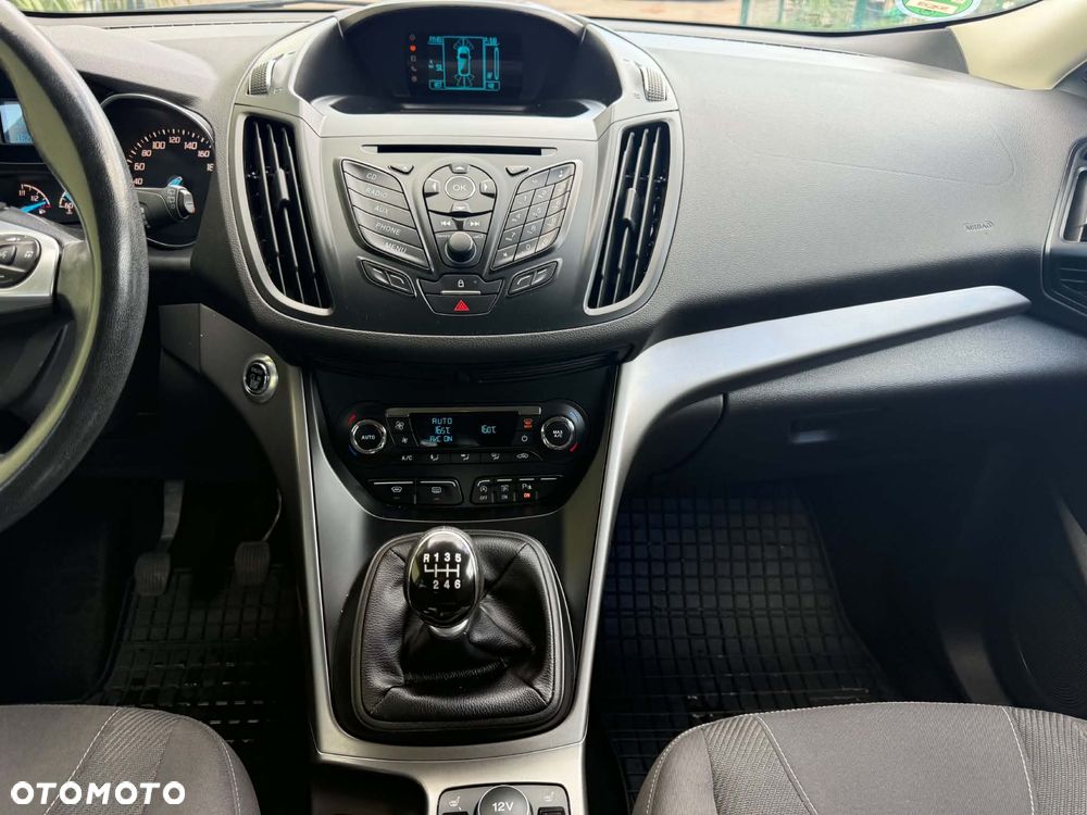 Ford Kuga 1.6 EcoBoost 2x4 Titanium - 23