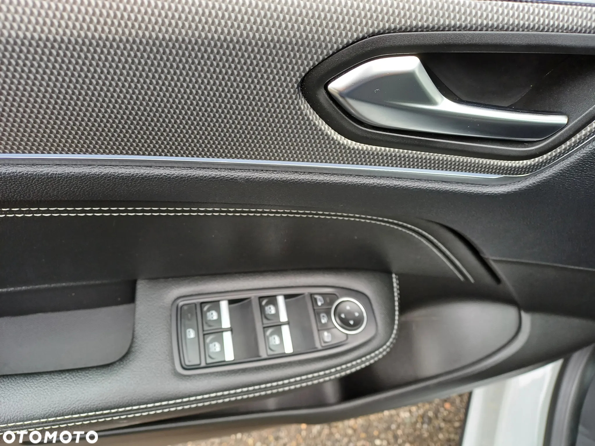 Renault Arkana E-TECH 145 INTENS - 13