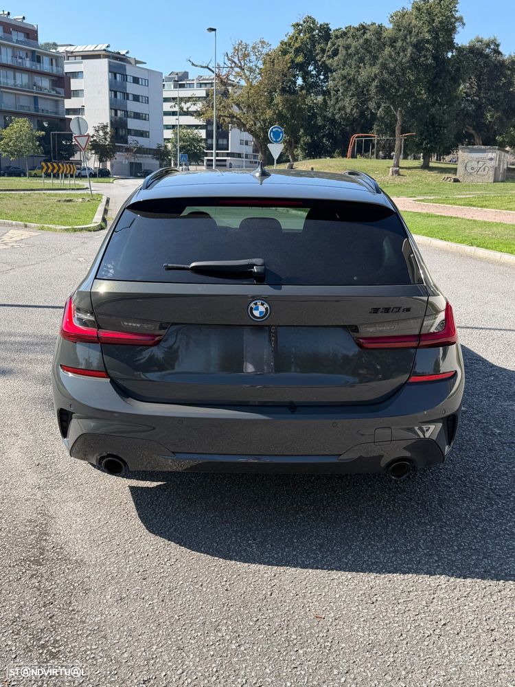BMW 330 e Pack Desportivo M Auto - 4