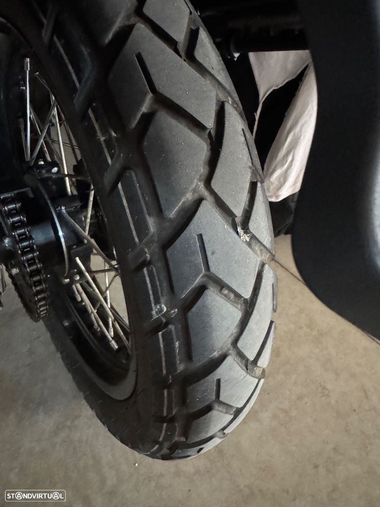 Macbor Montana XR1 125 - 13