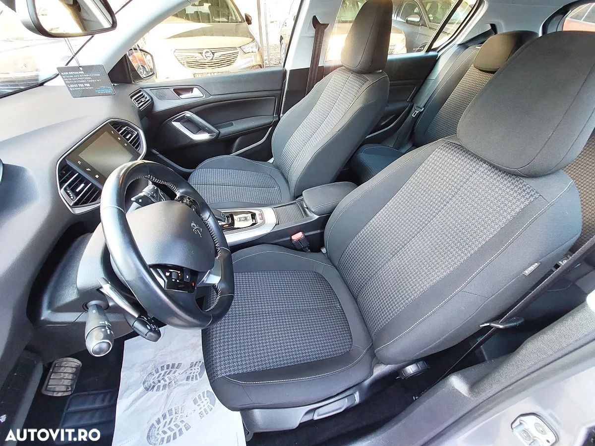 Peugeot 308 1.2 L PureTech Turbo S&S Active Aut. - 8