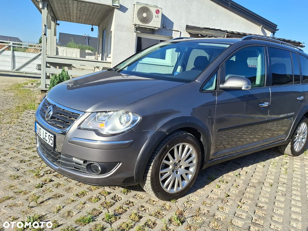 Volkswagen Touran 1.9 TDI DPF Blue Motion Conceptline - 1