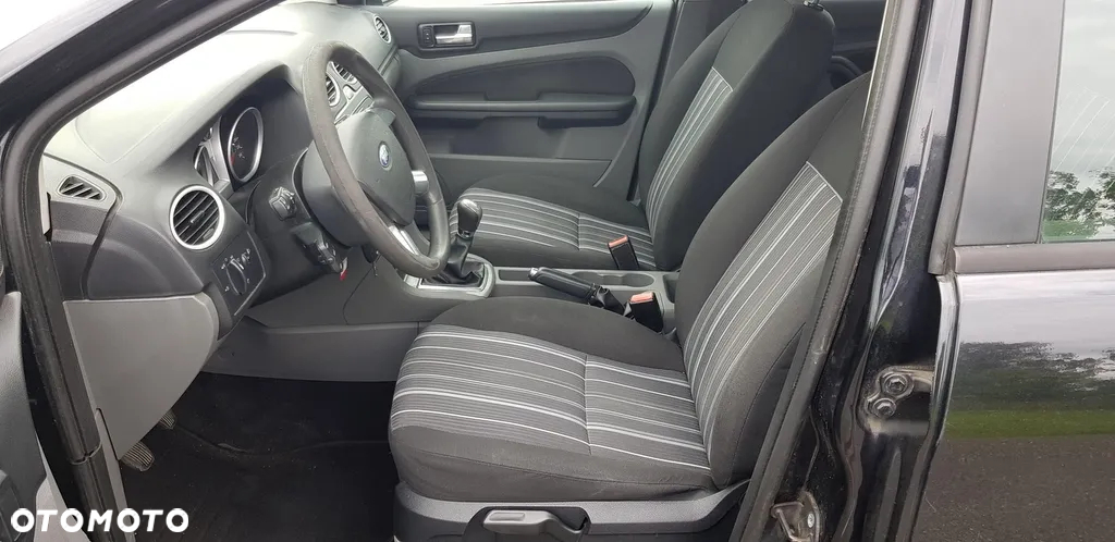 Ford Focus 1.6 TDCi DPF Titanium - 9