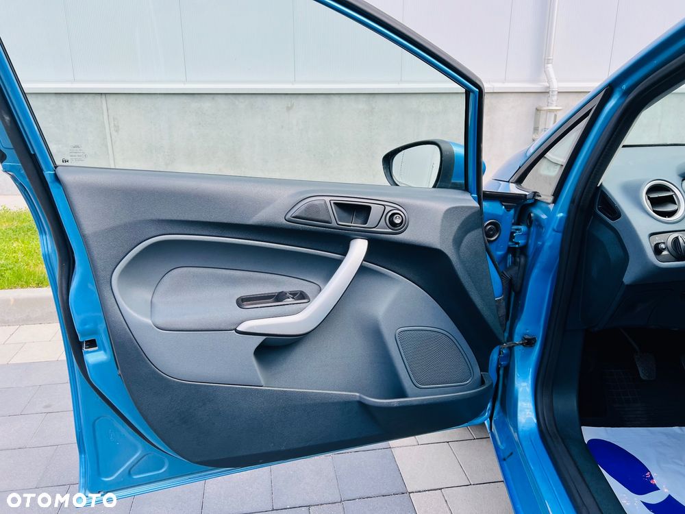 Ford Fiesta 1.25 Champions Edition - 22