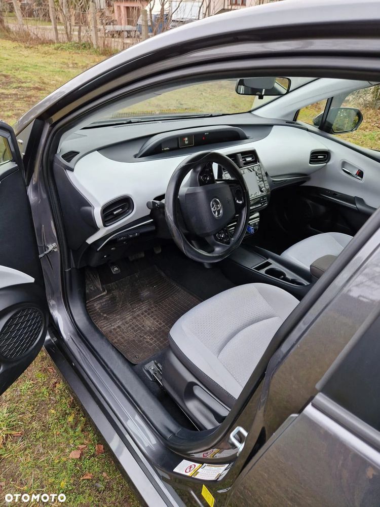 Toyota Prius Hybrid - 11