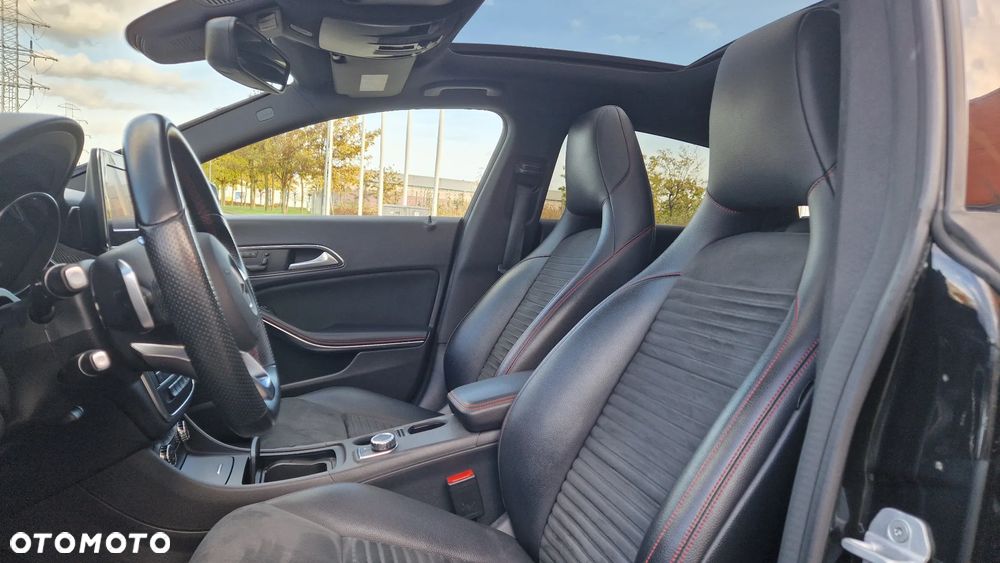 Mercedes-Benz CLA 250 4-Matic - 13
