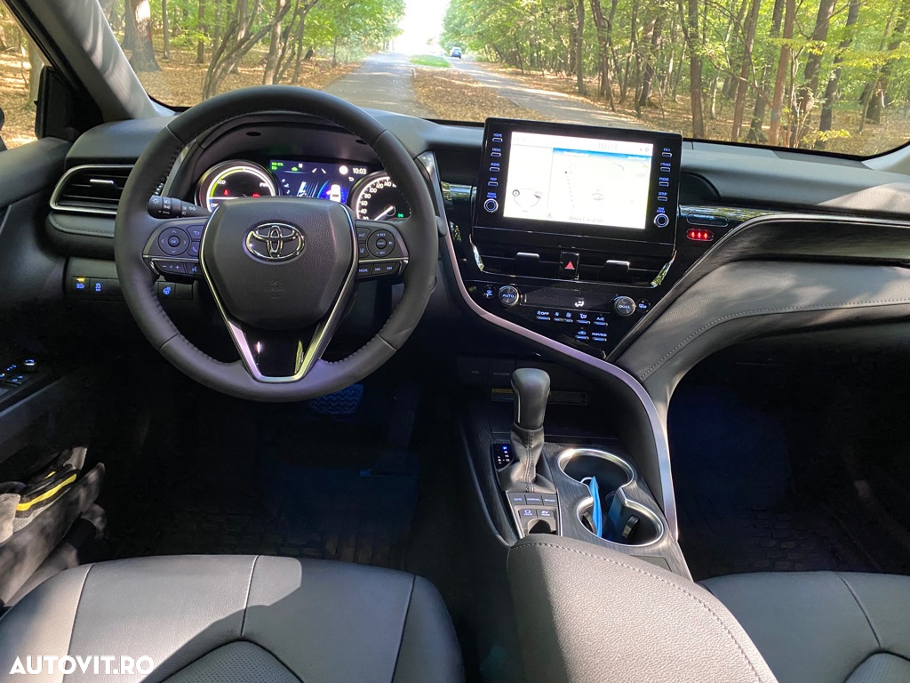 Toyota Camry - 7
