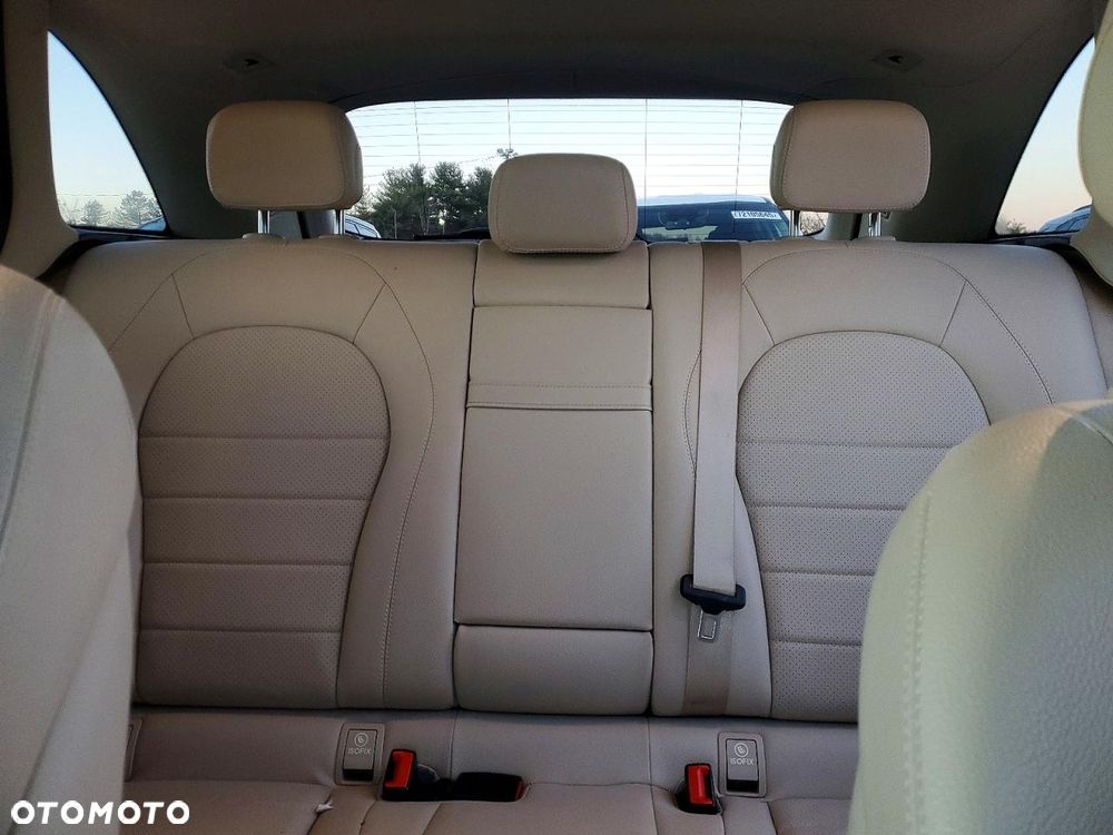 Mercedes-Benz GLC 300 4Matic 9G-TRONIC - 9