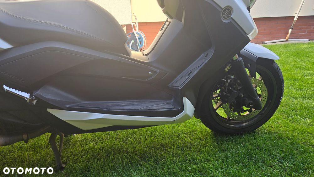 Yamaha X-max - 12