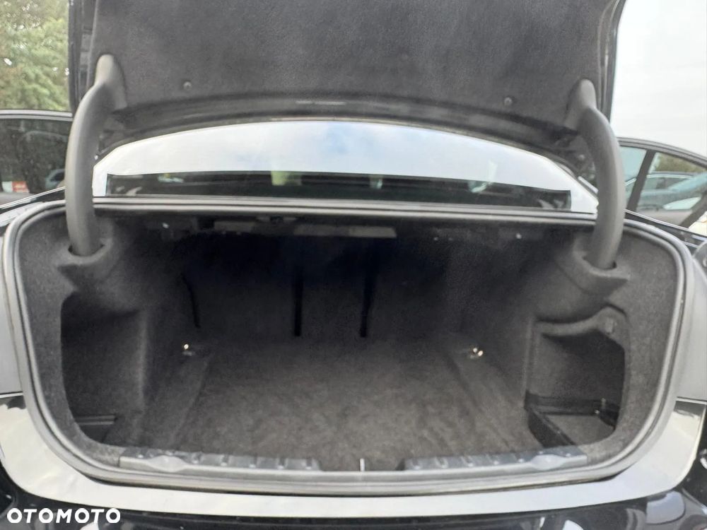 BMW Seria 3 330i - 21