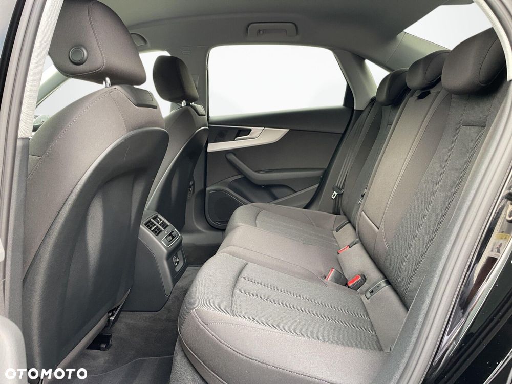 Audi A4 Limousine - 15