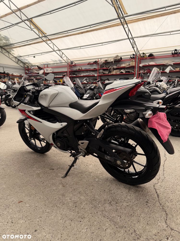 Suzuki GSX-R - 6