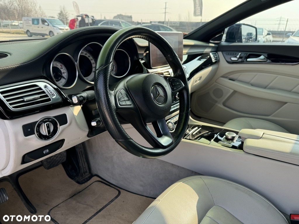 Mercedes-Benz CLS - 10