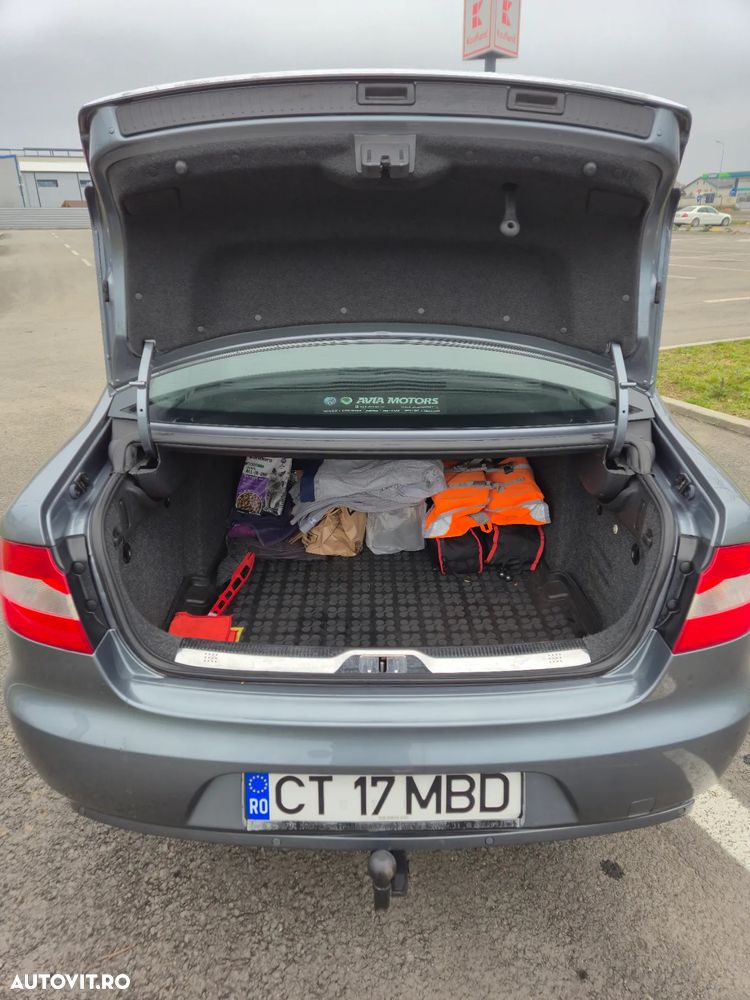 Skoda Superb 2.0 TDI 4X4 Elegance - 13