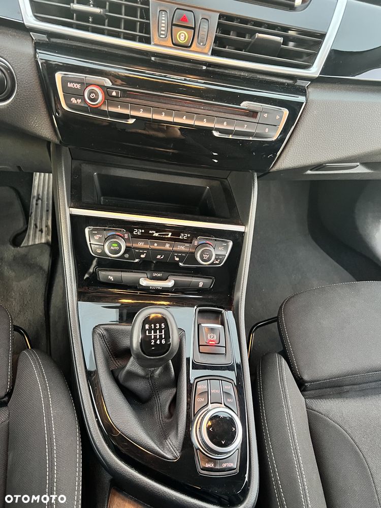 BMW Seria 2 220i Advantage - 17