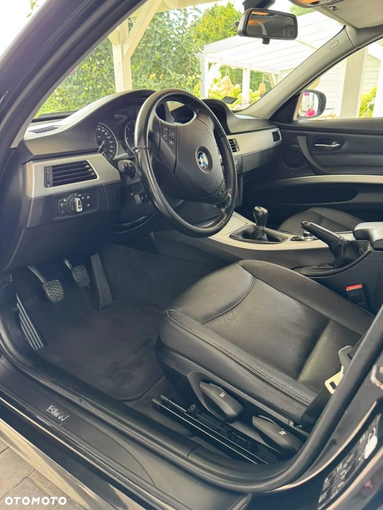 BMW Seria 3 320d xDrive - 10