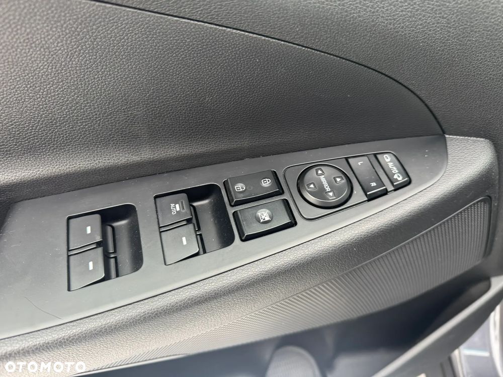 Hyundai Tucson blue 1.7 CRDi 2WD Advantage - 32