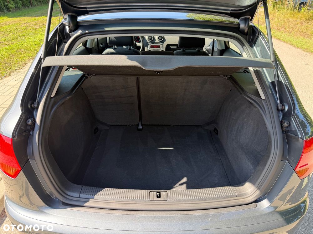 Audi A3 Sportback 1.6 Ambiente - 24