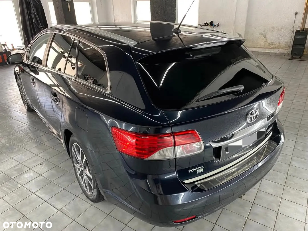 Toyota Avensis 1.8 Sol plus NAVI - 4