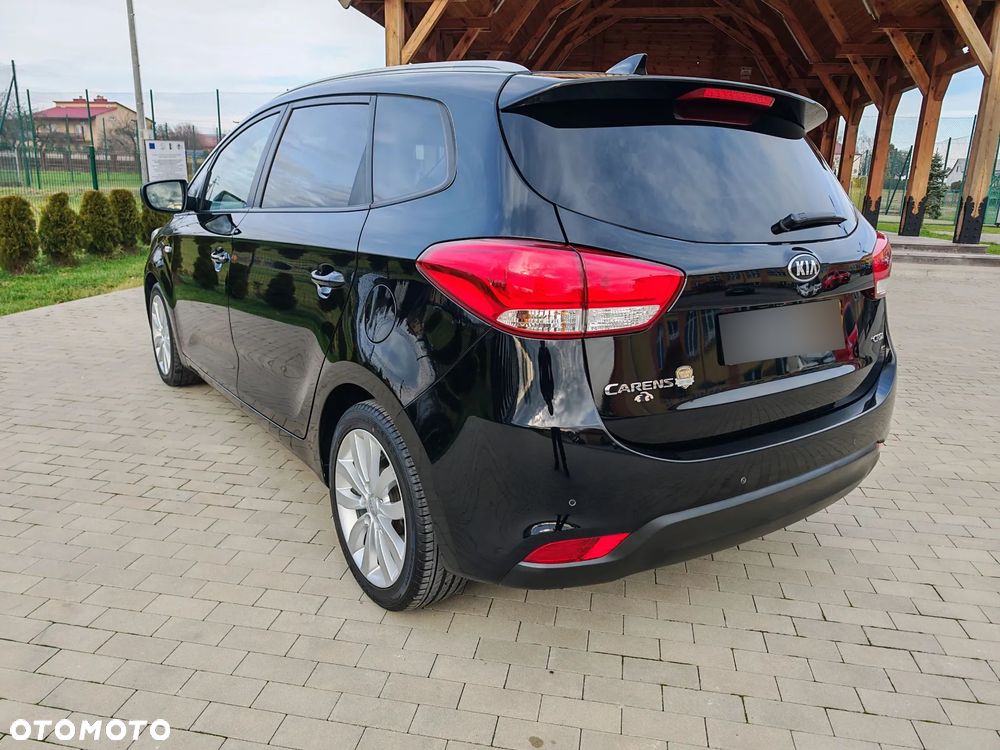 Kia Carens 1.7 CRDi 141 Dream-Team Edition - 17