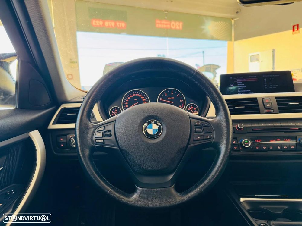 BMW 320 d Sport Line - 37