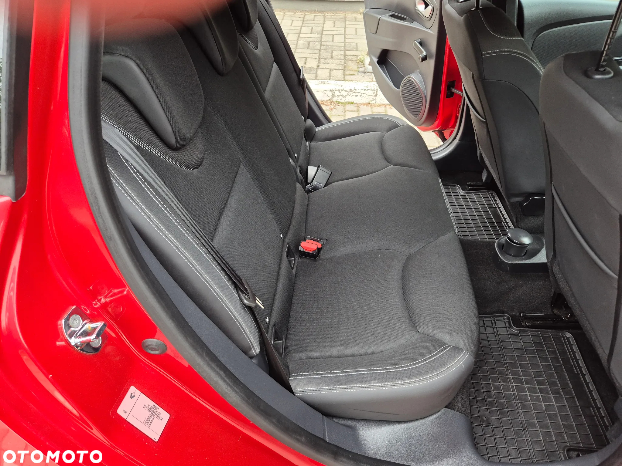 Renault Clio - 11