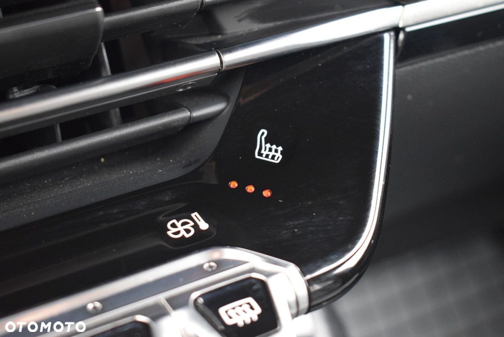 Peugeot 2008 1.2 PureTech Allure S&S EAT8 - 21
