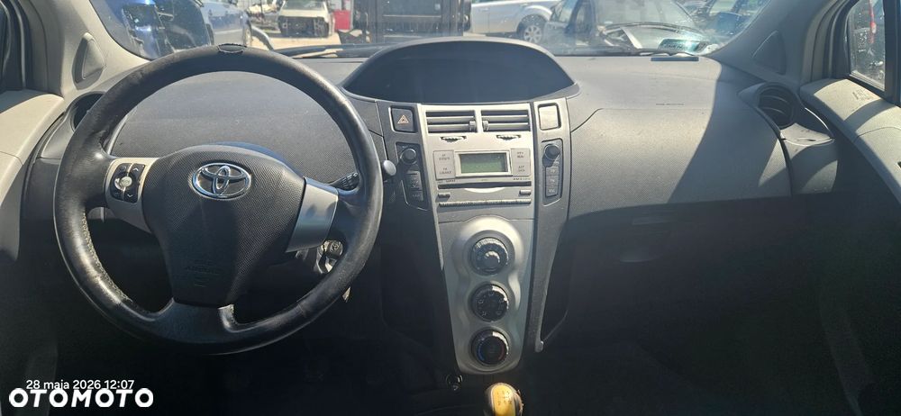 Toyota Yaris II przedlift 1,4 D4D 66kW 90KM 2007r 5-bieg manual kolor 1E7 - 5
