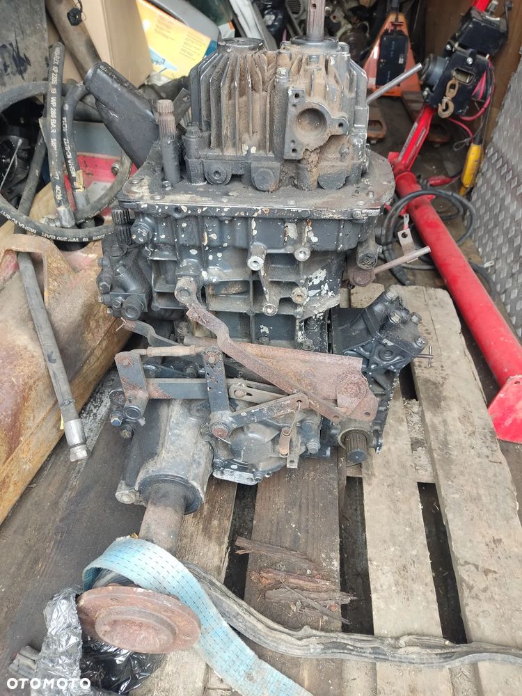 Iseki tylny most skrzynia biegów - 1