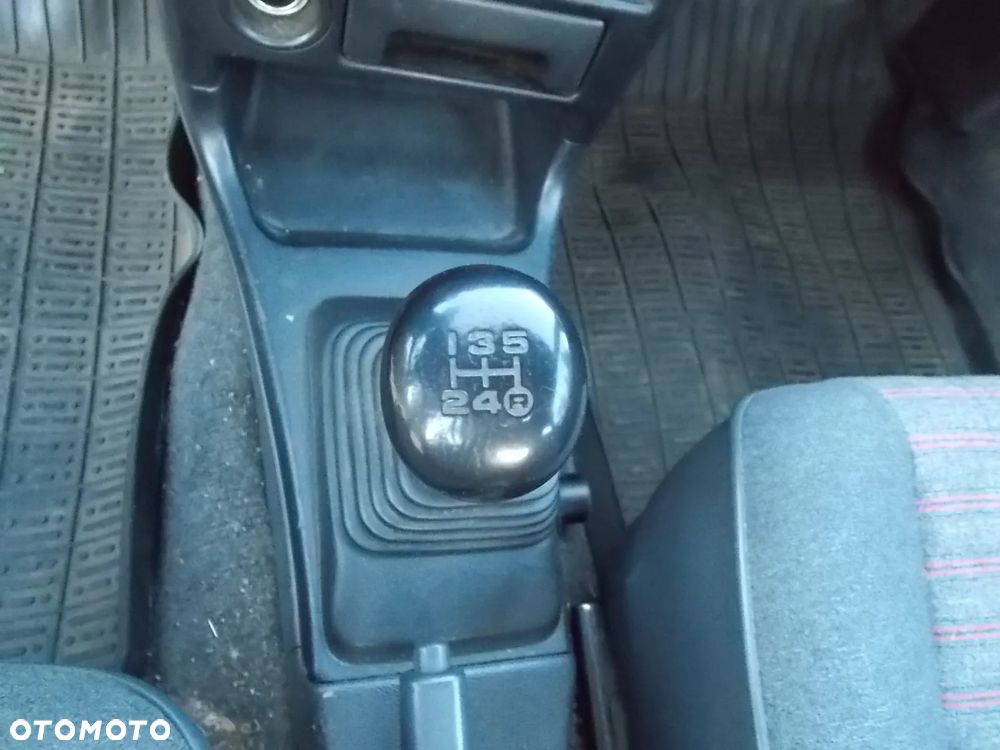 Toyota Corolla - 23
