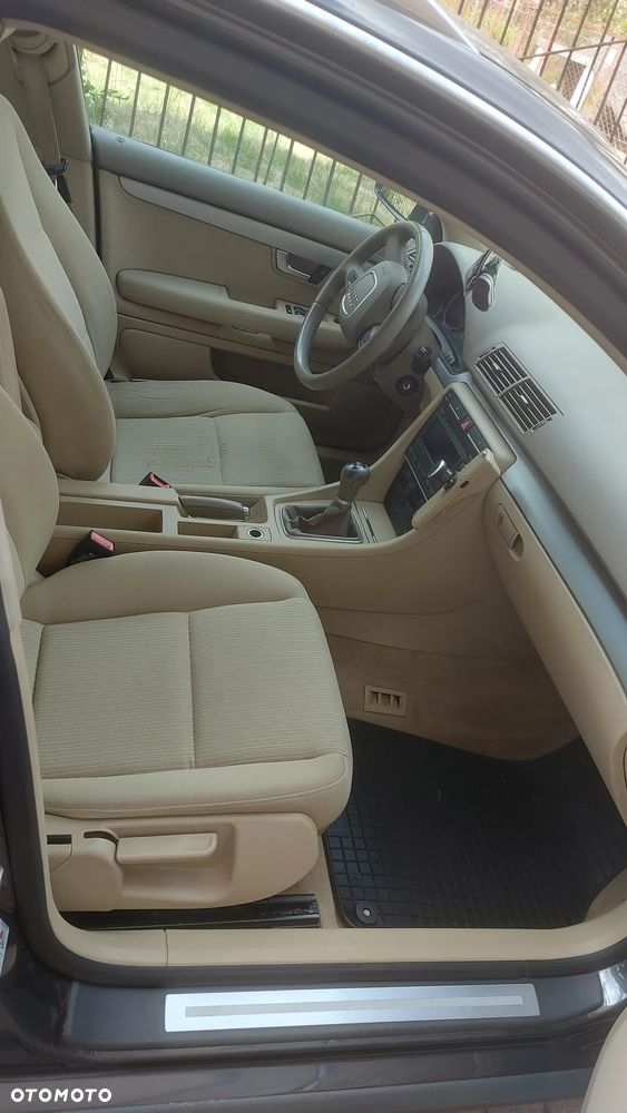 Audi A4 Avant 2.0 TDI DPF Ambiente - 5