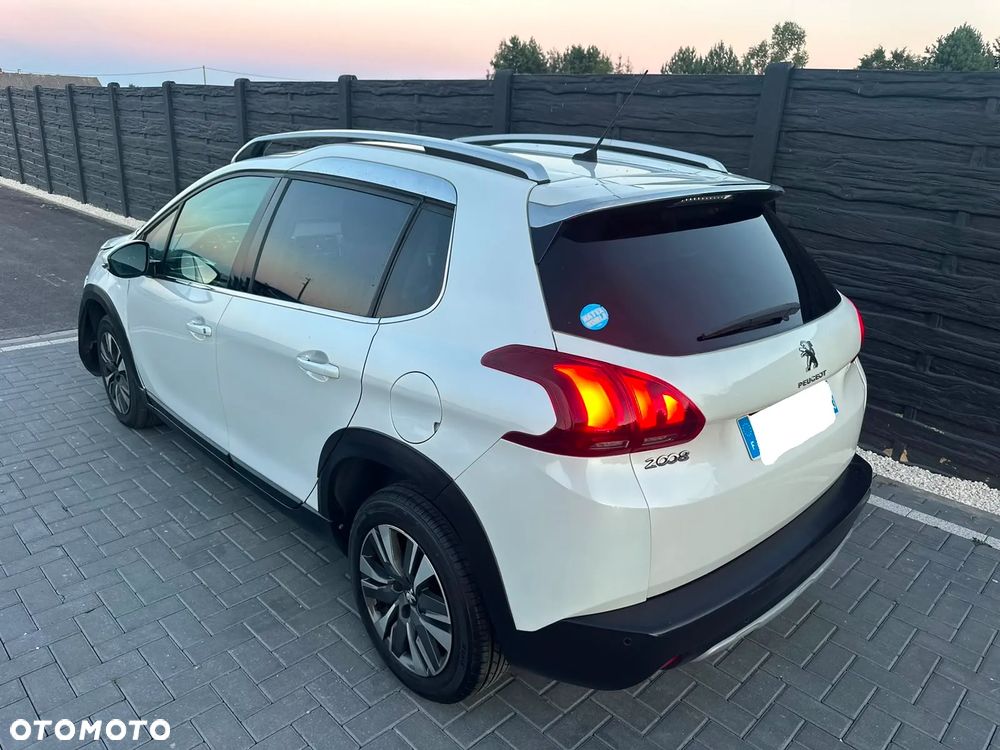 Peugeot 2008 PureTech 110 Stop&Start EAT6 Allure - 3