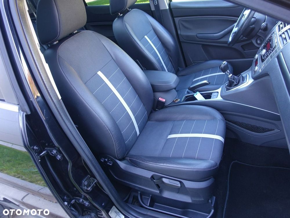 Ford Kuga 2.5 4x4 Titanium - 21