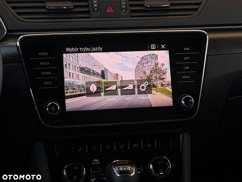Skoda Superb 2.0 TSI 4x4 Sportline DSG - 38