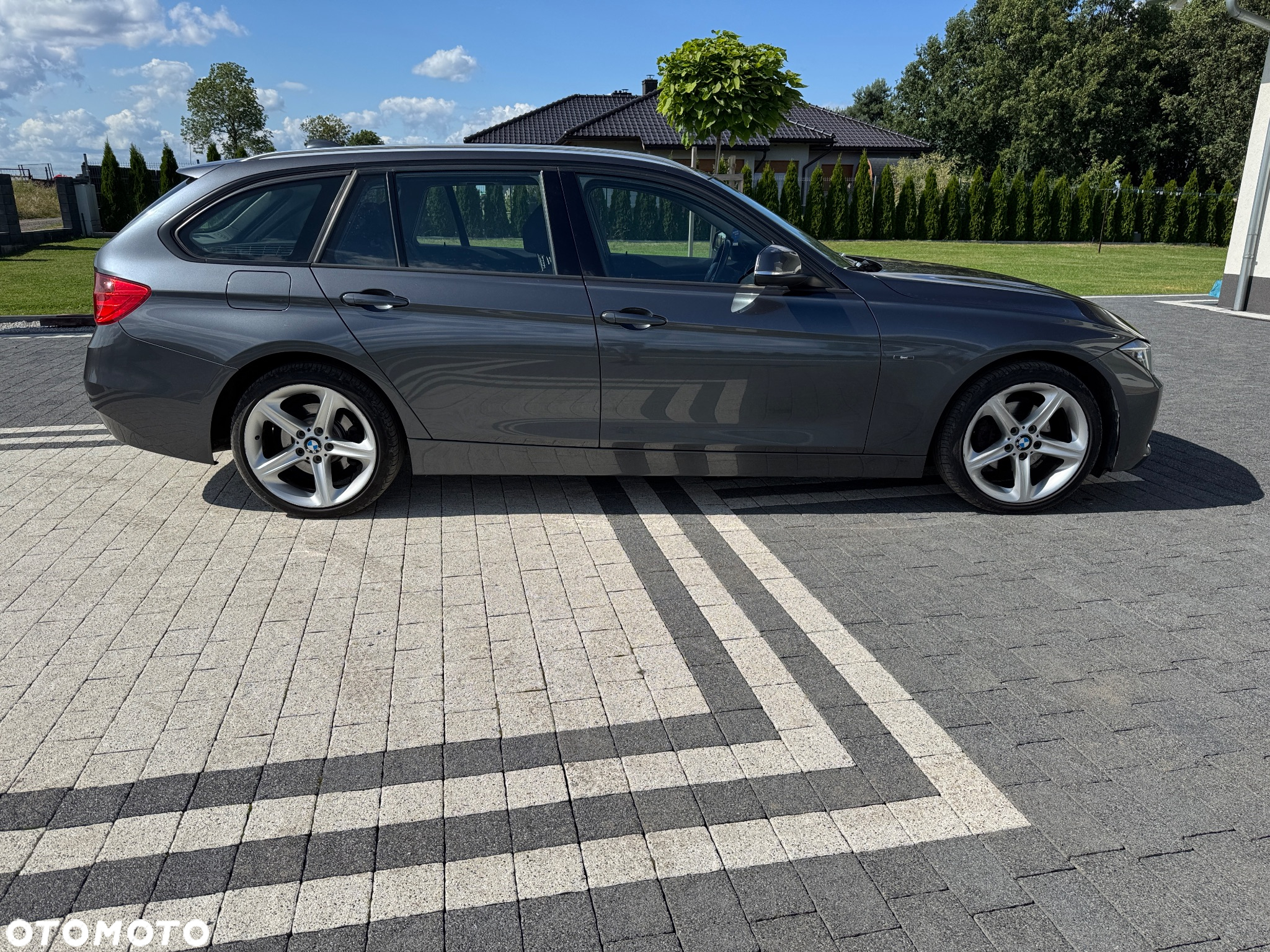 BMW Seria 3 318d Touring Sport Line - 11