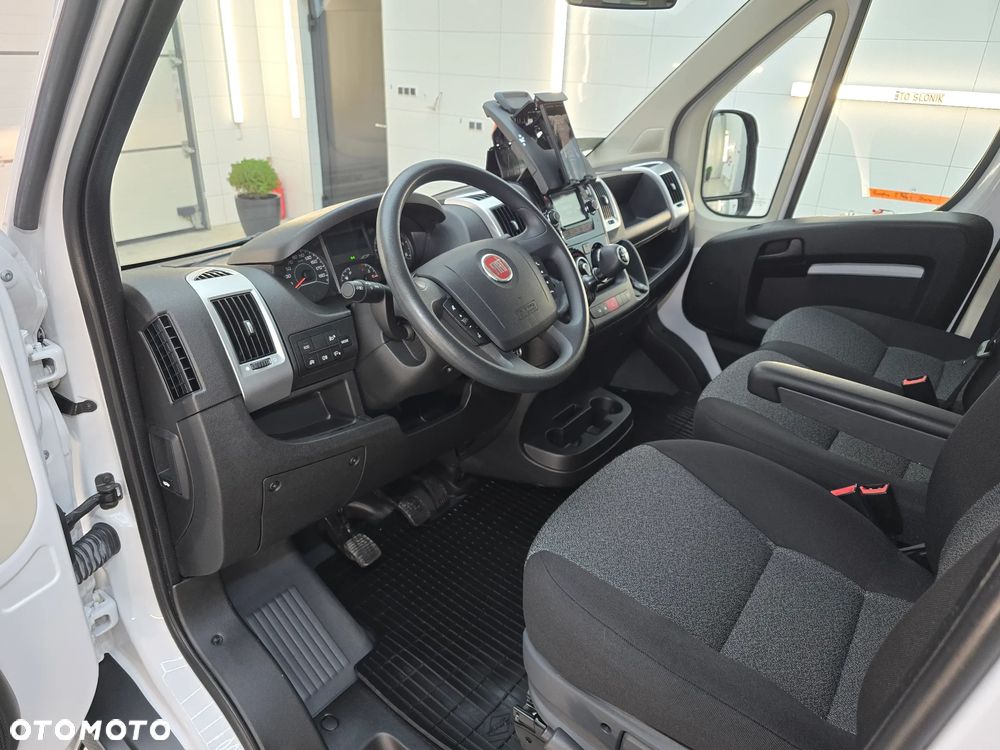 Fiat DUCATO 19Tyś km DOKA MAXI 7-OSOBOWY + 855Kg Ładownośc NAJLEPSZY SINIK 2,3 IVECO 140KM SALON PL STAN JAK NOWY NOWY NOWY 19Tyś km SERWIS ASO FIAT DO OSTATNIEGO Km KOŁA16 Cali KLIMA ELEKTRYKA WZMOCNIONE ZAWIESZENIE - 26