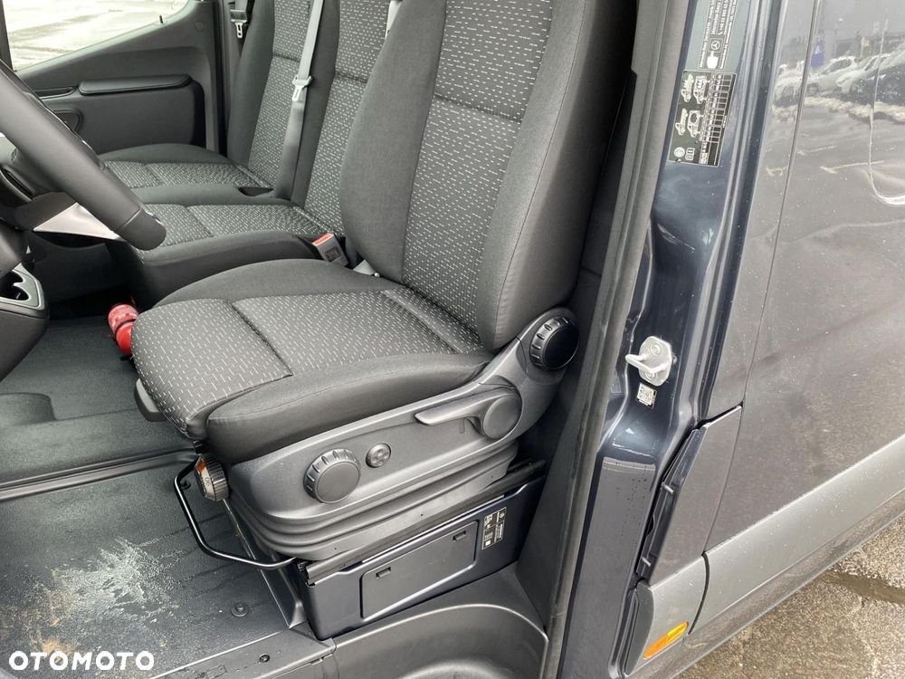 Mercedes-Benz Sprinter - 12