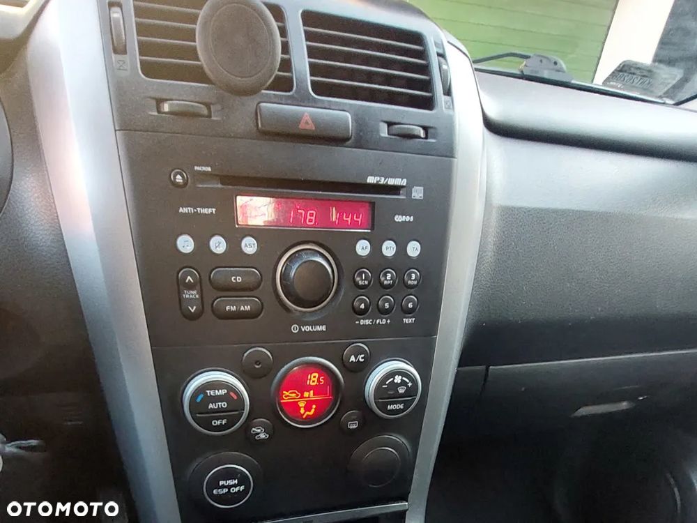 Suzuki Grand Vitara 1.6 Comfort - 13