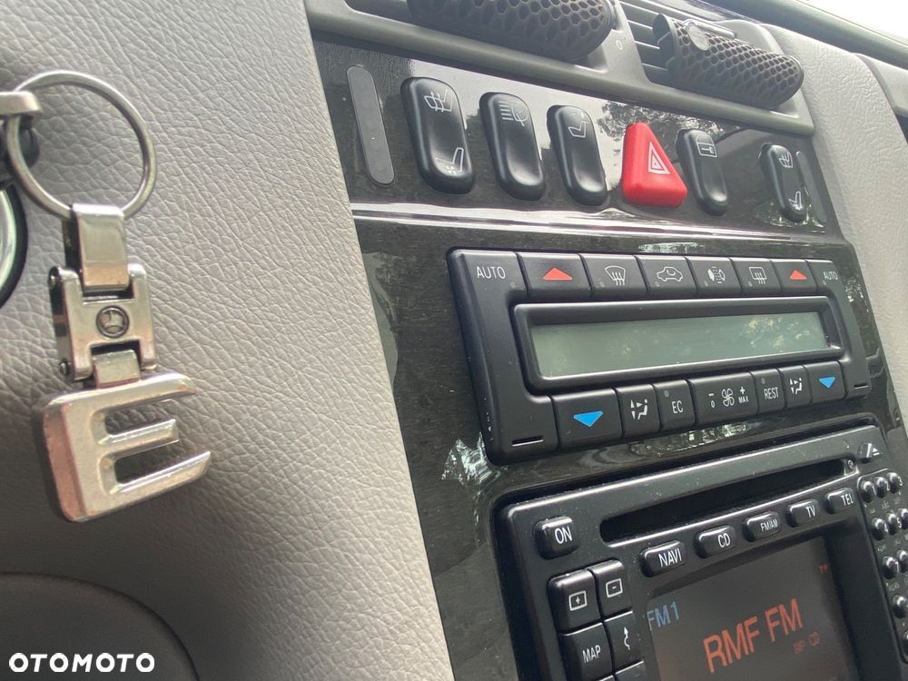 Mercedes-Benz Klasa E 320 T CDI Avantgarde - 14