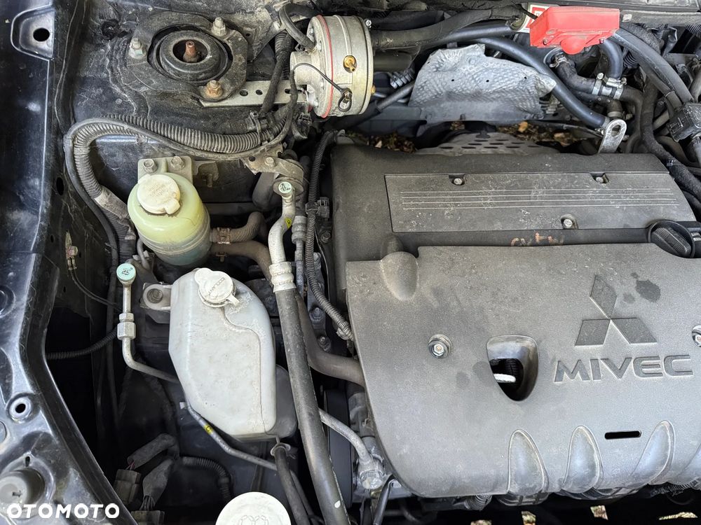 Mitsubishi Outlander 2.4 4WD CVT Intense - 28