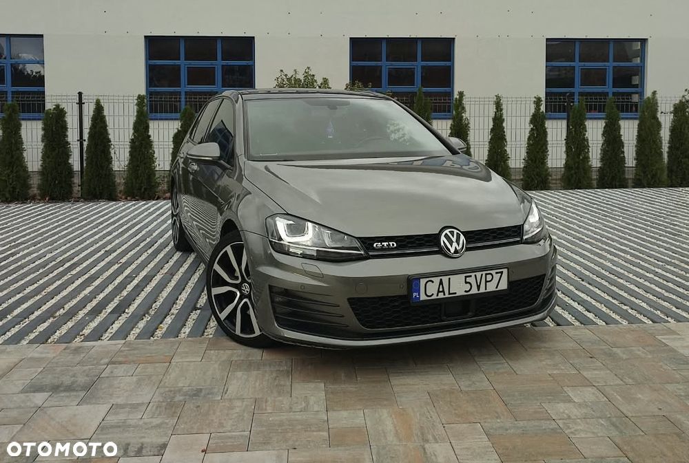 Volkswagen Golf - 4