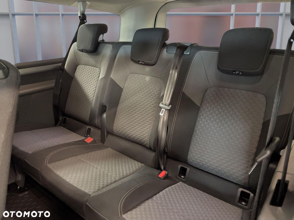 Volkswagen Caravelle 2.0 TDI L2 Life - 16