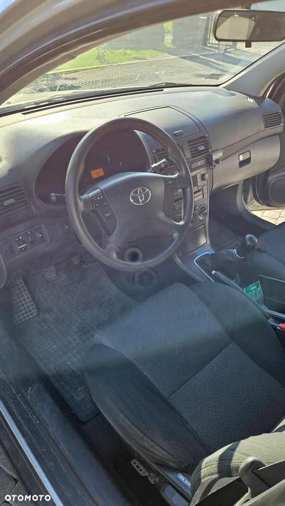Toyota Avensis 1.8 VVT-i Terra - 8