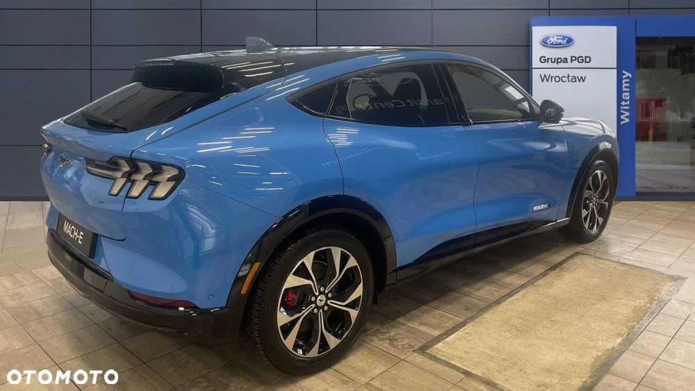 Ford Mustang Mach-E - 3