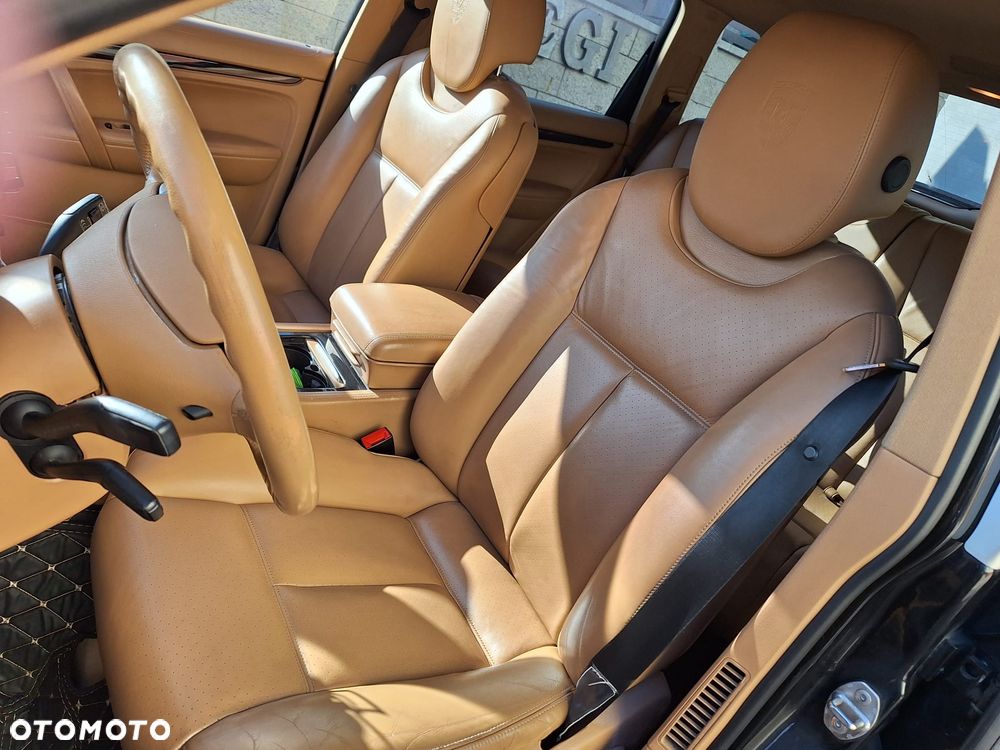 Porsche Cayenne - 12