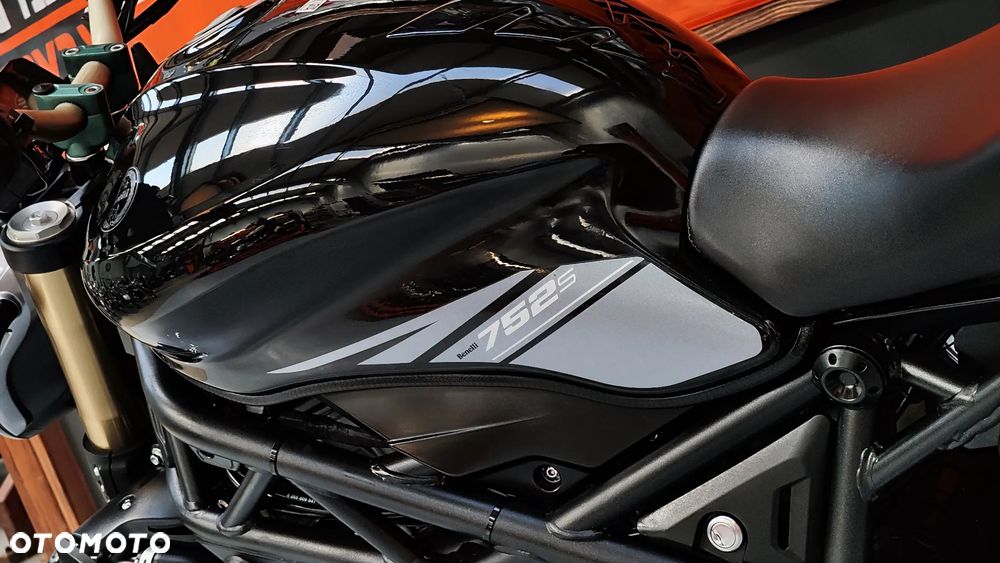 Benelli 752 S - 27